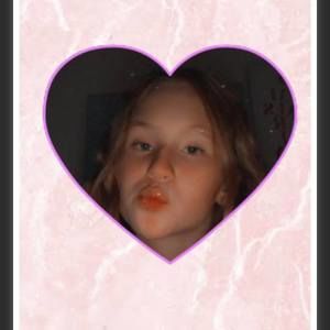 Meet your Posher, Claudia